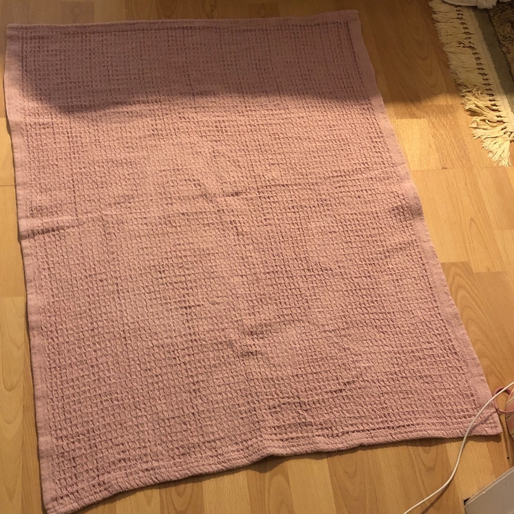 Waffle Texture Throw Blanket in Dusty Pink